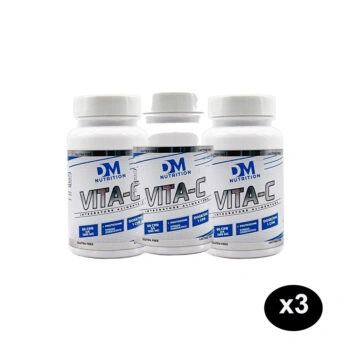 Tre flaconi di integratore Vita-C di DM Nutrition, una Vitamina C per sistema immunitario in compresse.