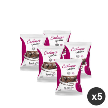 Cinque confezioni monoporzione di biscotti al cacao Feeling Ok disposte a ventaglio con un cerchio x5 in basso a destra.