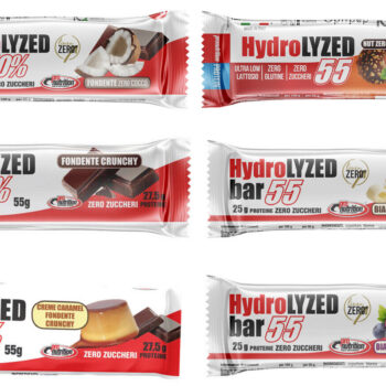 Selezione di diverse barrette proteiche Hydrolyzed di Pro Nutrition con vari gusti e formati esposti su sfondo bianco.