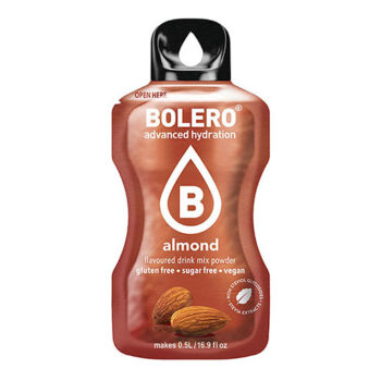 Bustina monodose di preparato per bevanda Bolero al gusto di mandorla su sfondo bianco.
