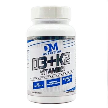 Flacone bianco di integratore alimentare D3+K2 di DM Nutrition con etichetta blu e bianca.